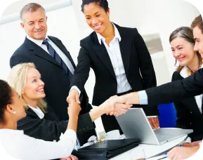 Imagen de pessoas fazendo reunião